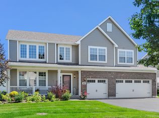 831 Greenwood Dr, Lindenhurst, IL 60046