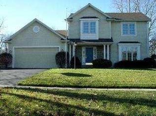 4035 Meadow Green Dr, Sylvania, OH 43560