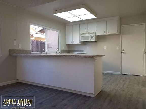 3rd image of 818 Du Pont Dr