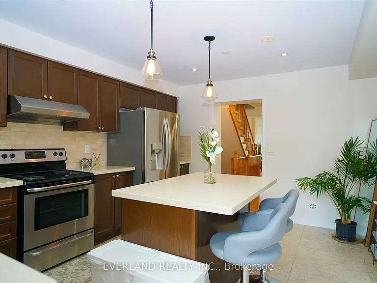 5267 Major Mackenzie Dr E — Photo 9
