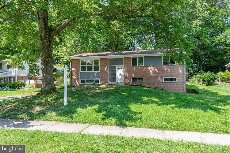 1st image of 5022 Gainsborough Dr