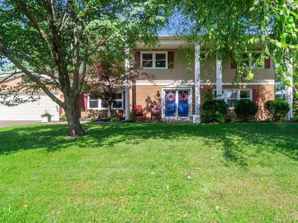 4099 Secretariat Dr, Newburgh, IN 47630