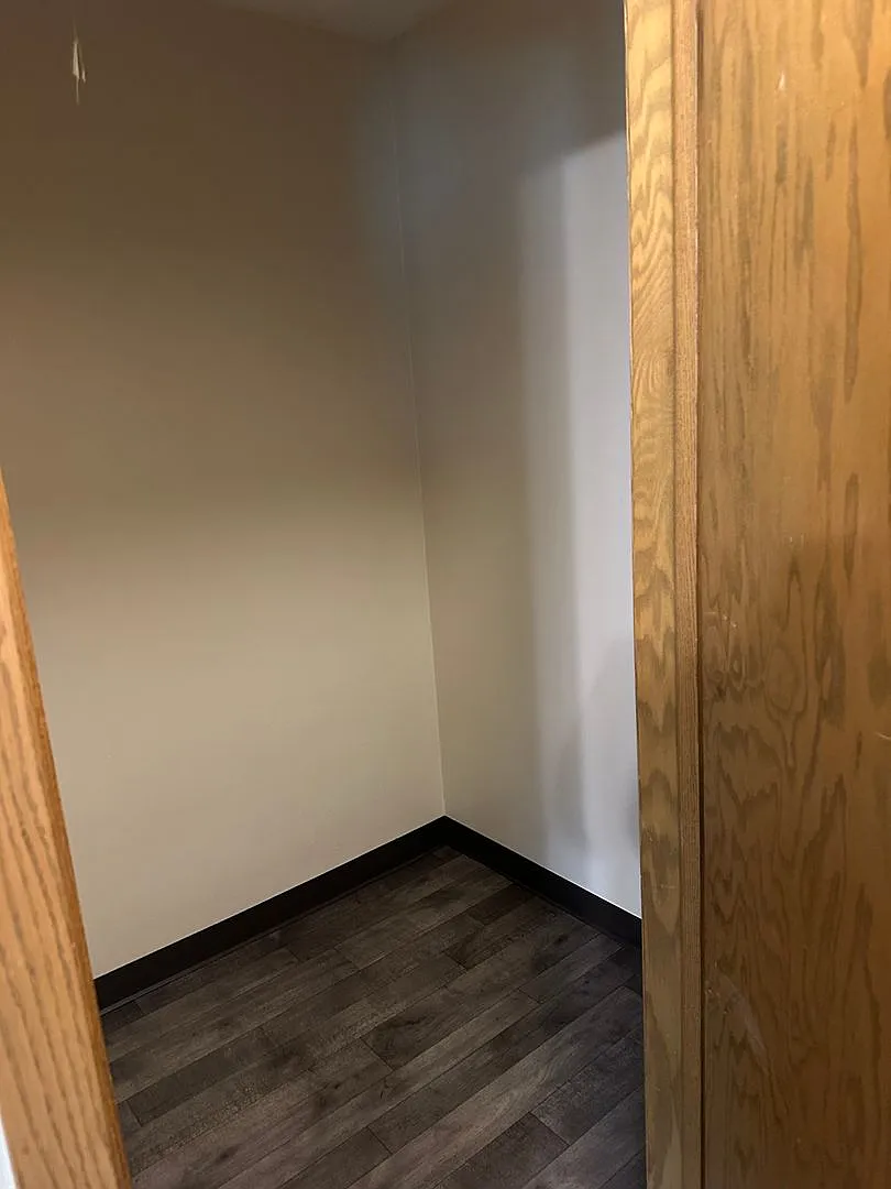 Forestview 1 Bedroom Upper Floor — Photo 2