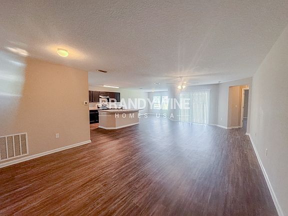 2nd image of 1820 James Madison Ct