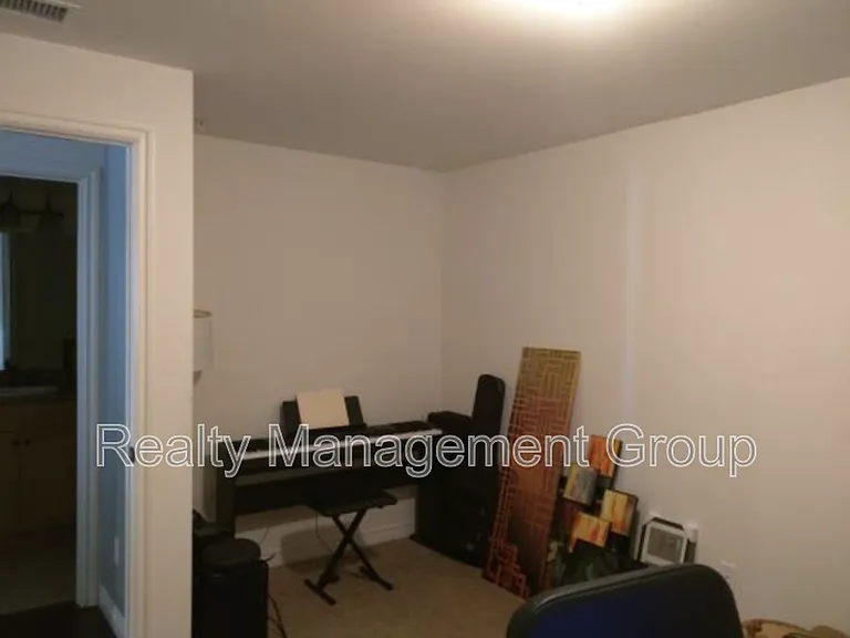 2018 Hornblend St — Photo 7