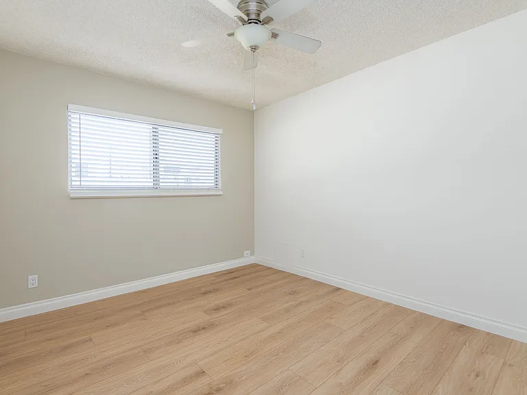 3810 Wade St #14 — Photo 17