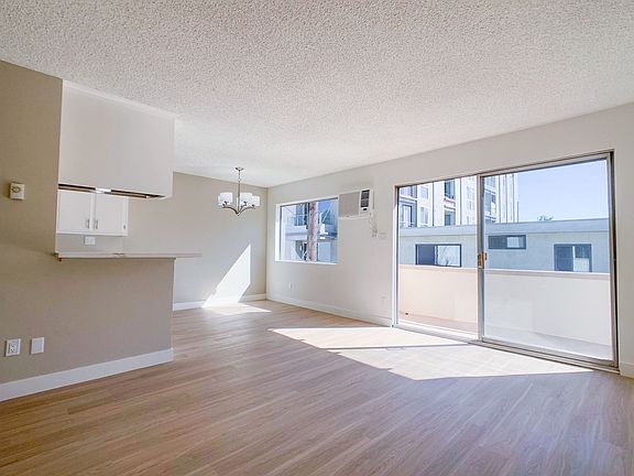 3rd image of 1833 Corinth Ave APT 10
