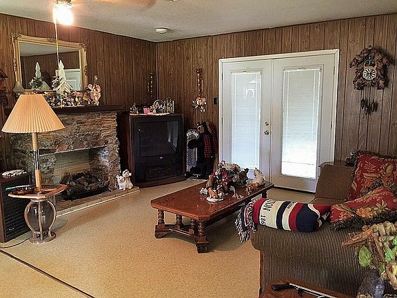4th image of 414 Gordon Dr