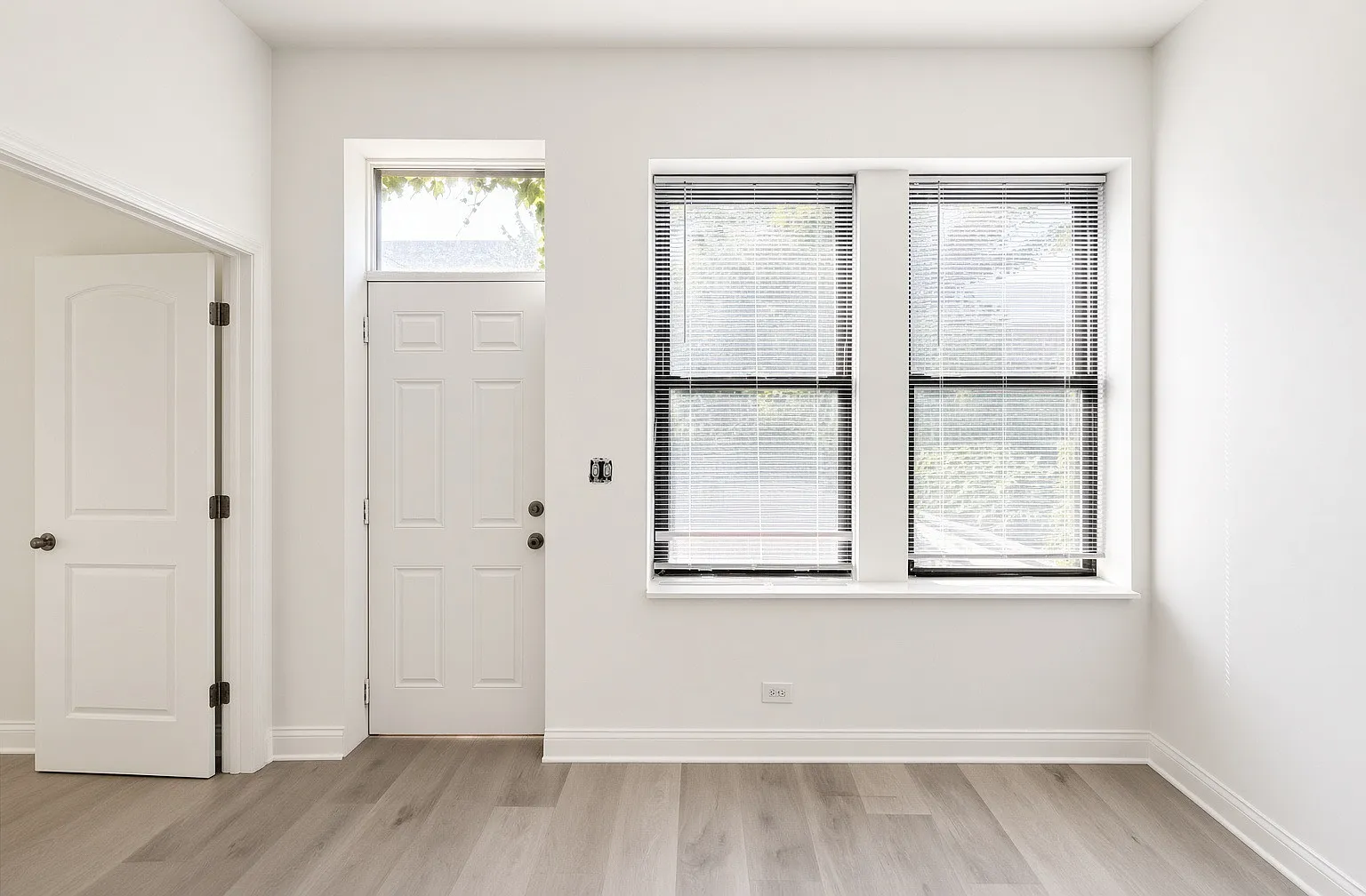 2 bed, $2,218 — Photo 4