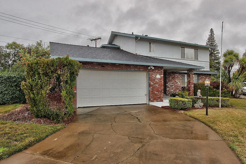10729 Beclan Dr photo 1