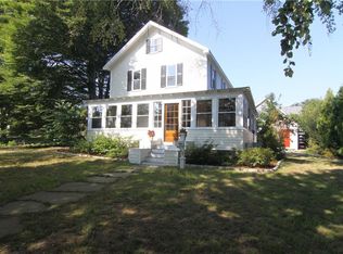 76 Clinton Ave, Jamestown, RI 02835