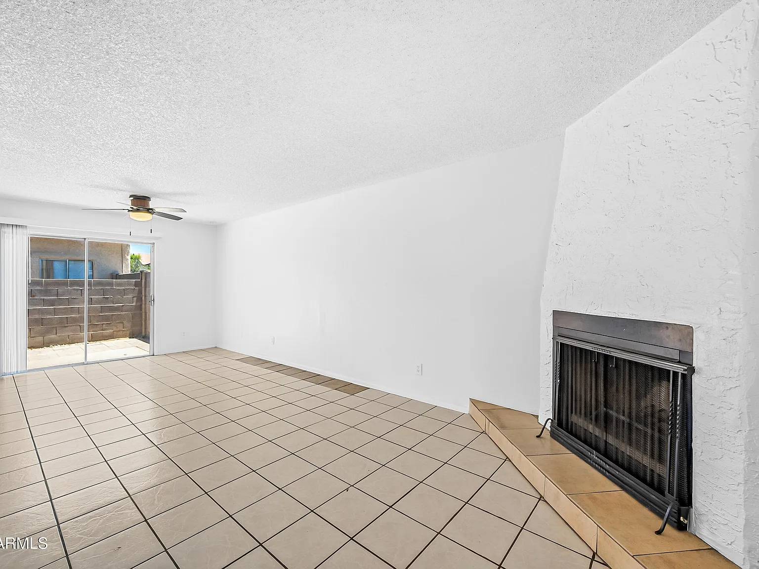2 bed, 2.0 bath, 888 sqft, $1,095 — Photo 3