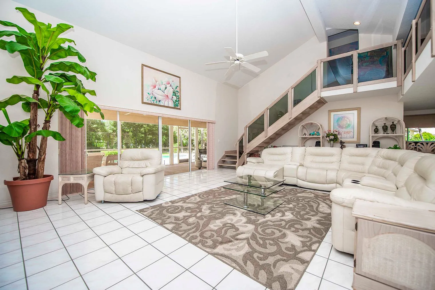 4 bed, 4.0 bath, 2981 sqft, $8,400 — Photo 2