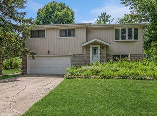 1505 Rita Ave, St Charles, IL 60174