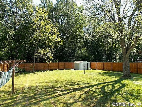 2nd image of 124 Oakley Dr