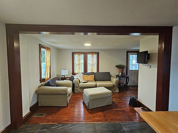4th image of 151 Lincoln Ave