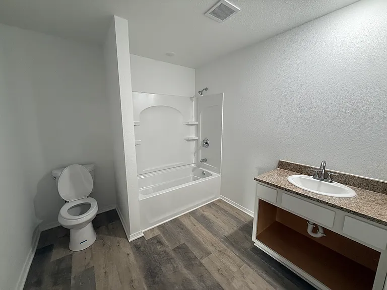309 Alberts Dr #305 — Photo 7