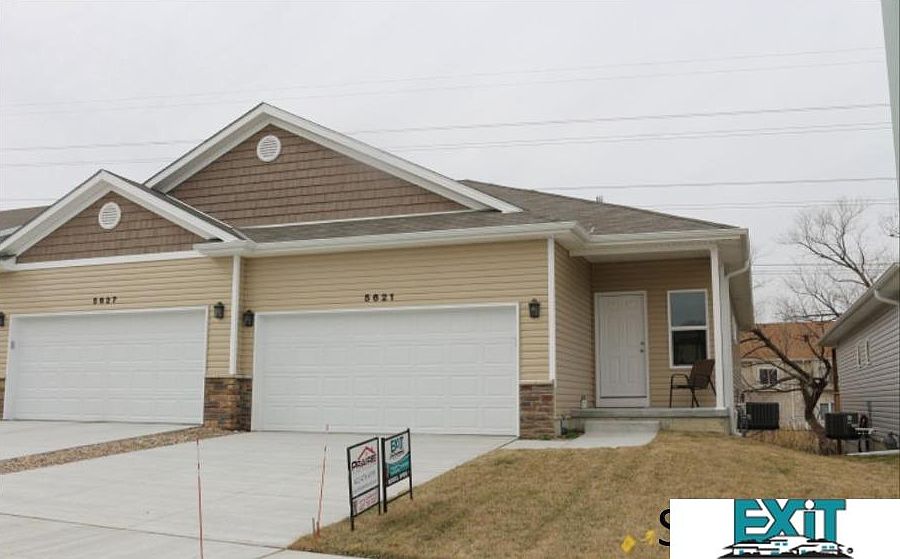1st image of 5444 Grand Oaks Dr