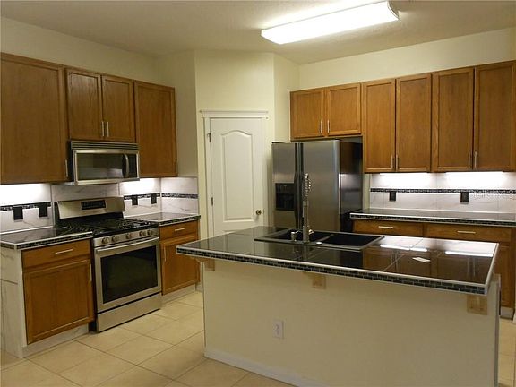 5th image of 6934 Surrey Oak Dr