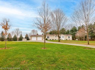 6083 Pinkerton Rd, Vassar, MI 48768