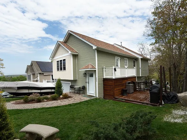 230 Manila Ave, Woonsocket, RI 02895
