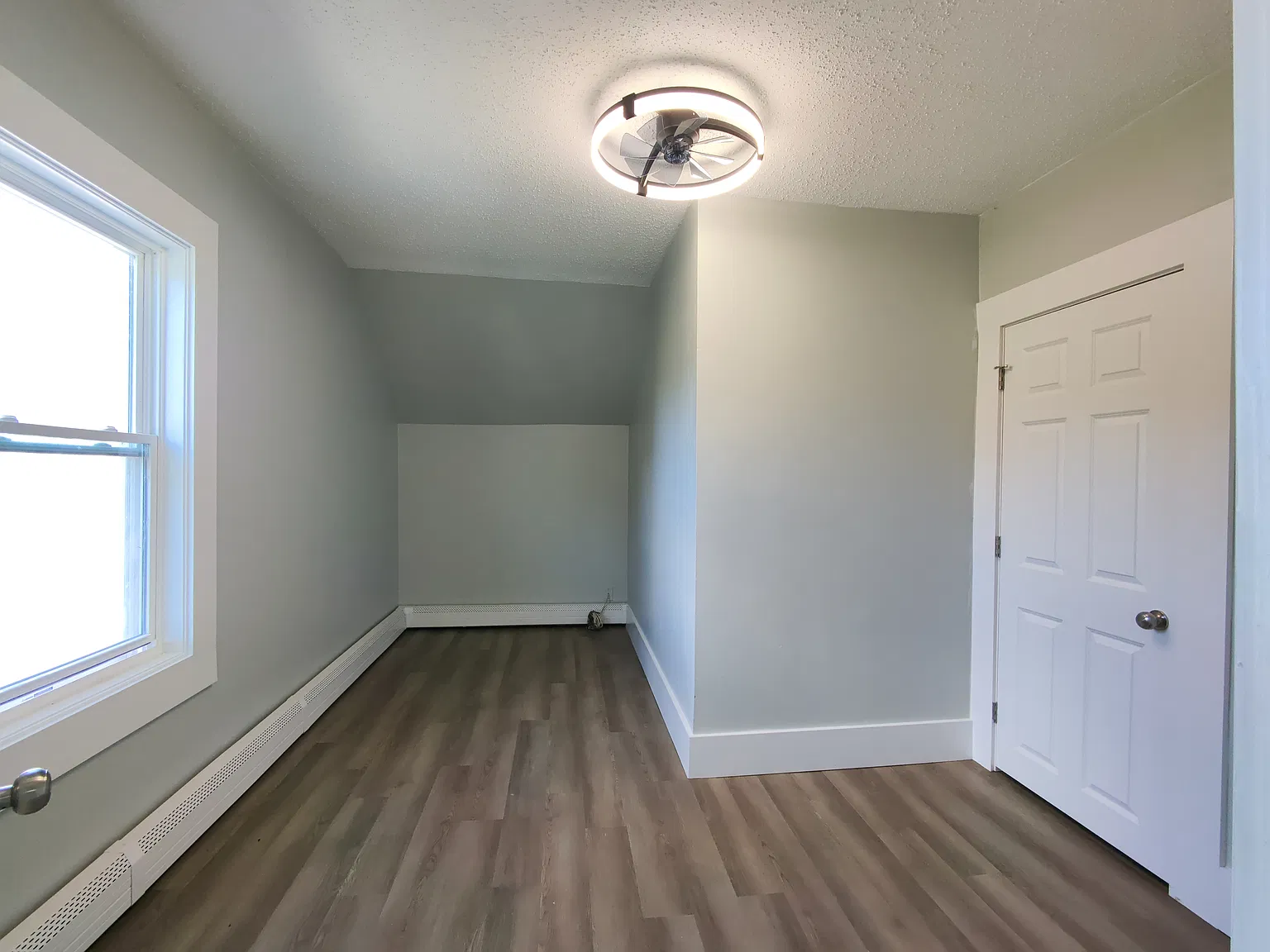 4 bed, 1206 sqft, $2,100 — Photo 2