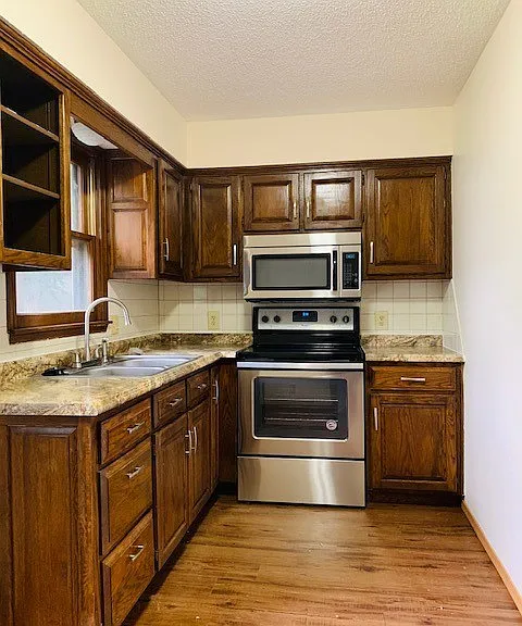 810 S Nettleton Ave — Photo 4