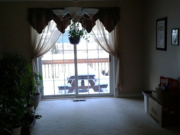 5th image of 24 Heinrick Cir