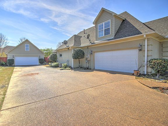 3rd image of 1219 Green T Dr