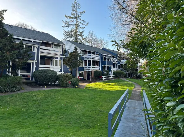 2790 NW 29th St APT B, Corvallis, OR 97330