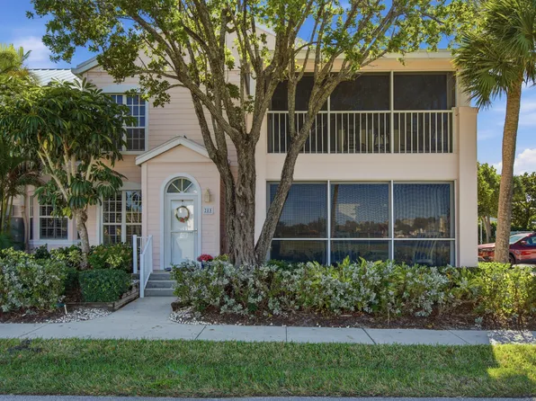 391 NE Plantation Road #215, Stuart, FL 34996