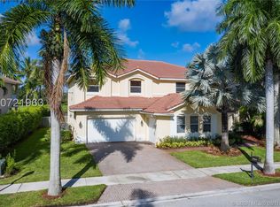 905 Tradewinds Bnd, Fort Lauderdale, FL 33327