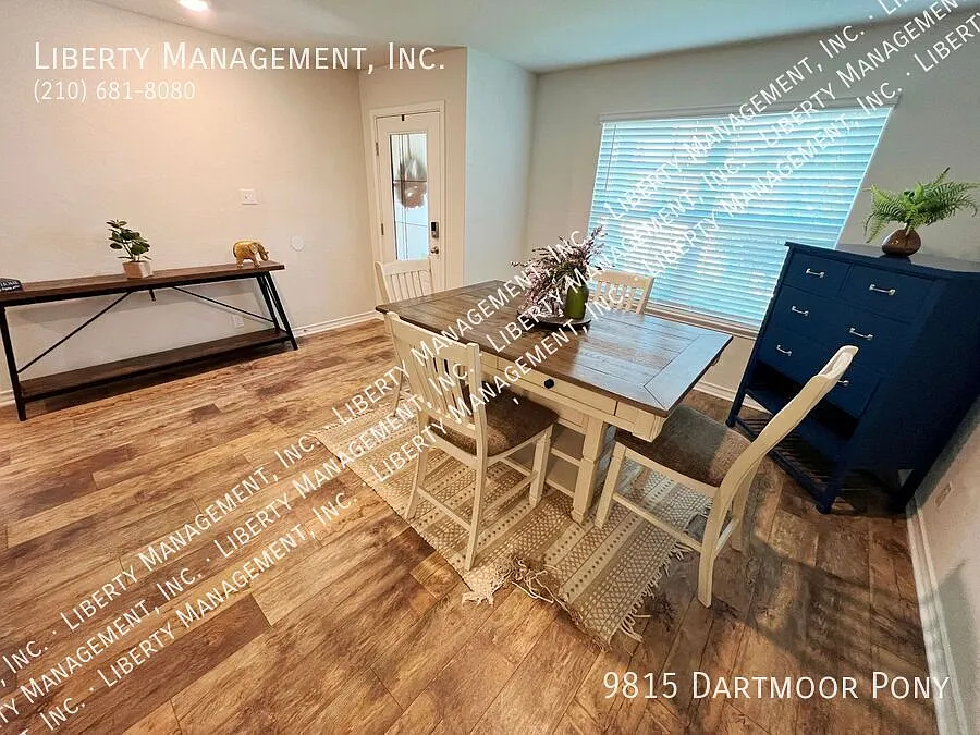 5 Bedroom, 2.5 Bath on a cul-de-sac — Photo 4