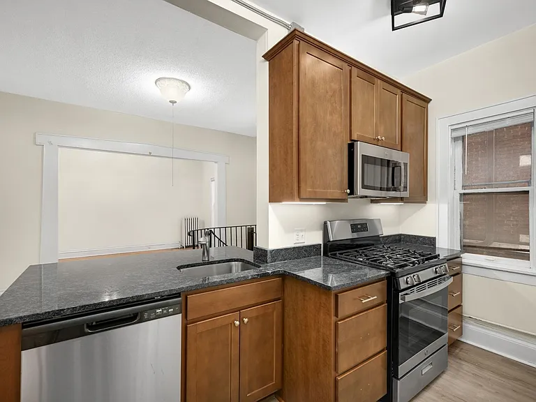 2875 Irving — Photo 17