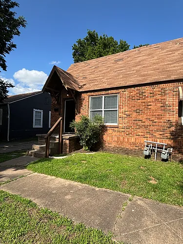 807 N Columbia Pl Photo 1