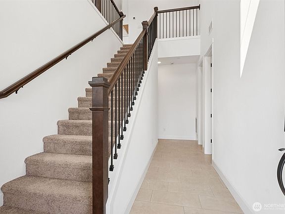5th image of 15402 210th Avenue E #318