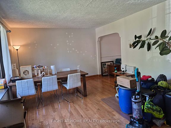 2nd image of 17 Gwendolen Ave
