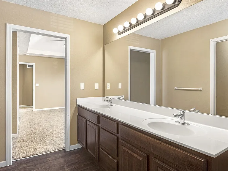 Bennington Park Townhomes — Photo 98