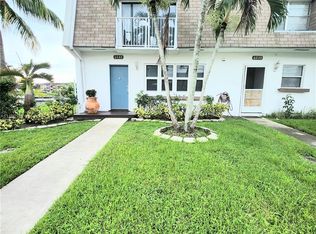 6088 SW 41st St #20, Davie, FL 33314