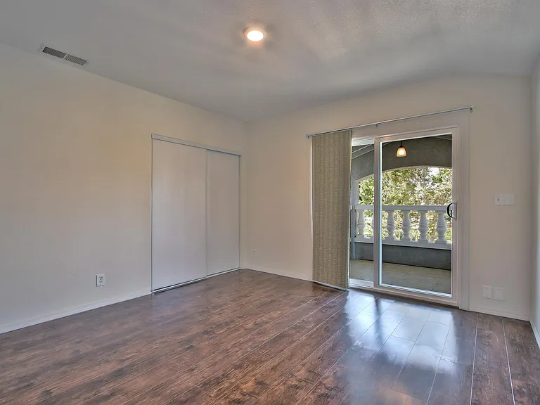 546 Hamilton Ave — Photo 12