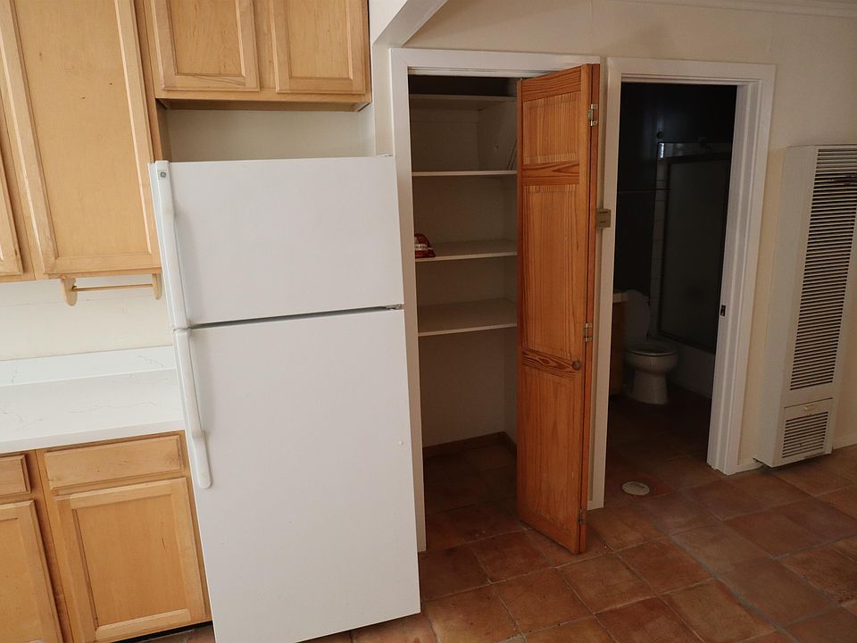 1st image of 2439 Roosevelt Ave #B