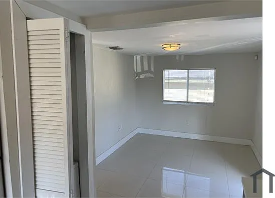 1059 SW 3rd St #7 — Photo 21