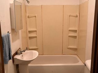 1005 W 9th St, Sterling, IL 61081