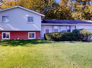 279 Gregory Rd, Willard, OH 44890