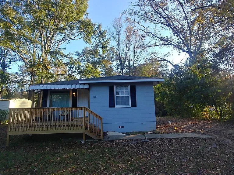 125 Church Ave — Photo 2