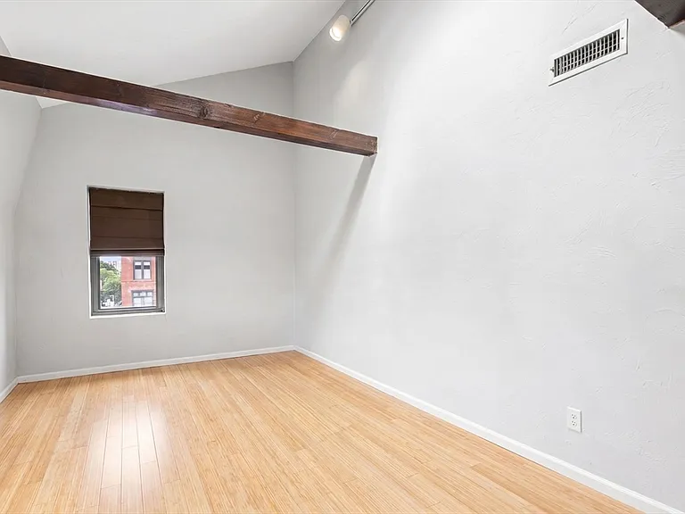 148 F St #4 — Photo 5