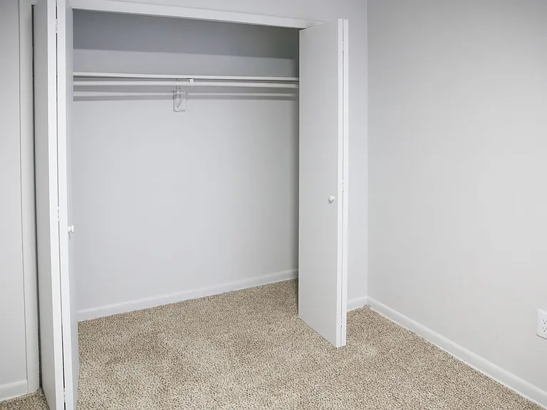 Aden Park Apartments — Photo 27
