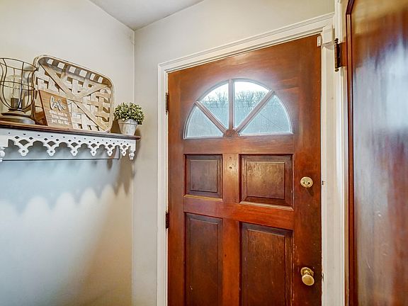 5th image of 815 Highland Ave