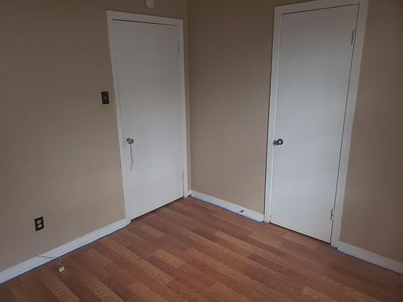 5th image of 3905 Kress St