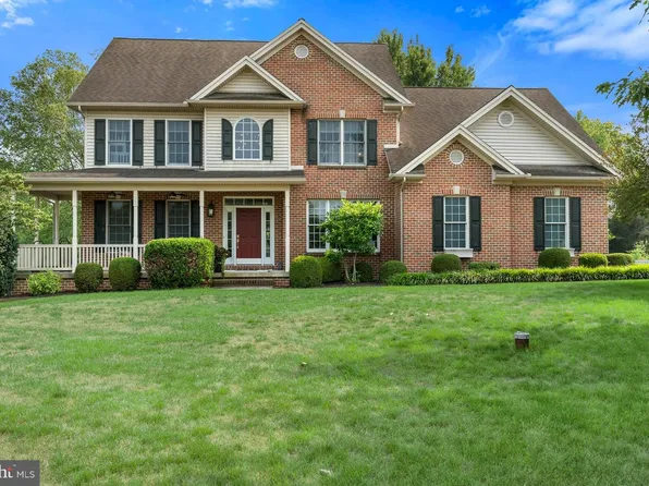 111 Crabapple Ct, Hummelstown, PA 17036